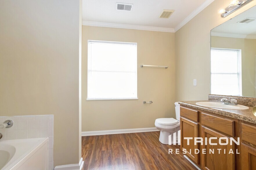Building Photo - 7 Barnley Ct