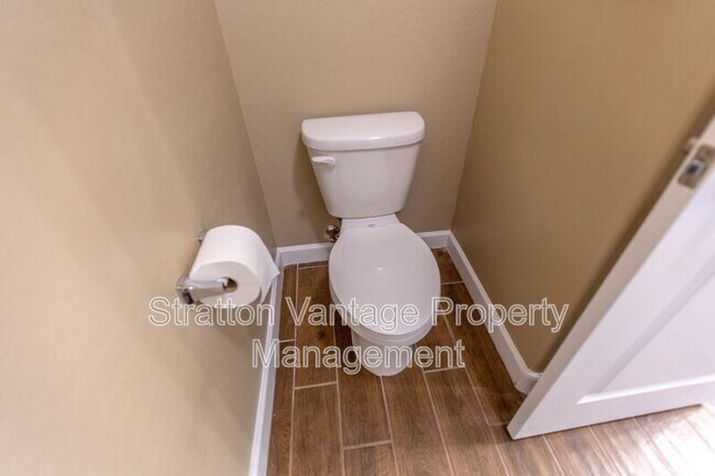 Building Photo - 240 W Juniper Ave