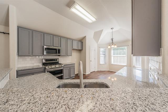 Building Photo - 2612 Redcedar Dr
