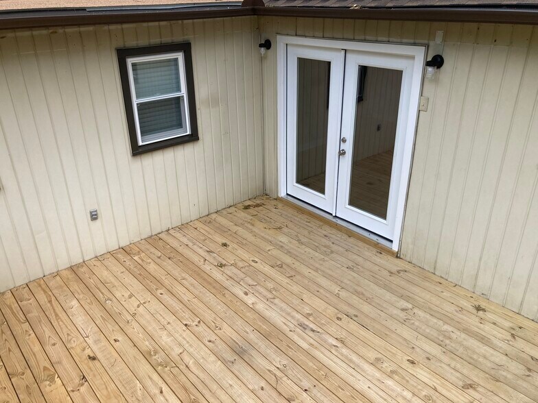 New Deck - 1200 S Highland Ave
