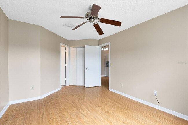 Building Photo - 2533 Grassy Point Dr