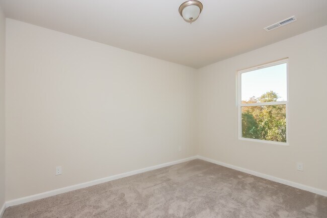 Building Photo - 151 Jo Creek Ln