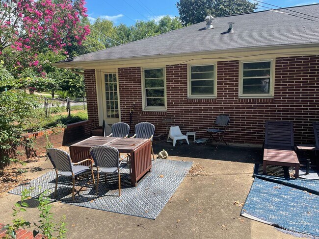 Building Photo - Crestview Home walking distance to Normaltown