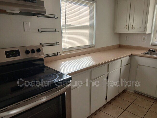 Building Photo - 3619 Orange St