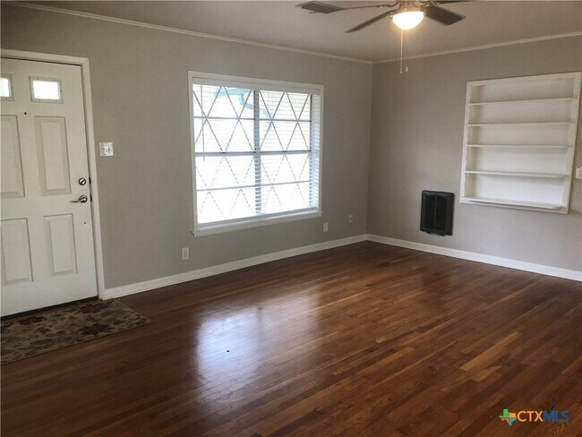 Building Photo - 1175 Canyon Dr