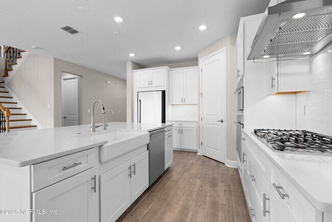 Building Photo - 321 Marquesa Cir