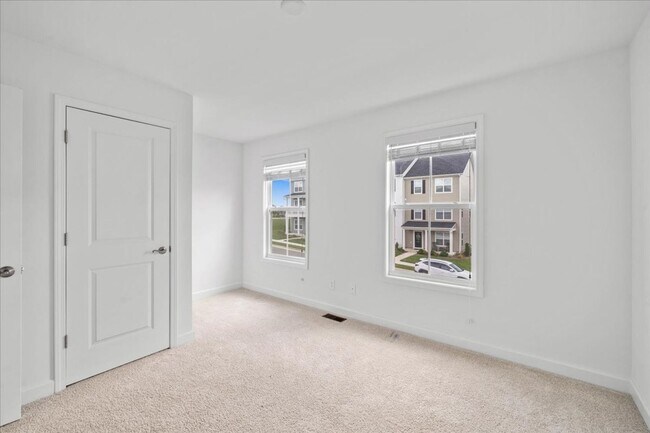 Building Photo - Spacious Home in Westhill Community - Rent...