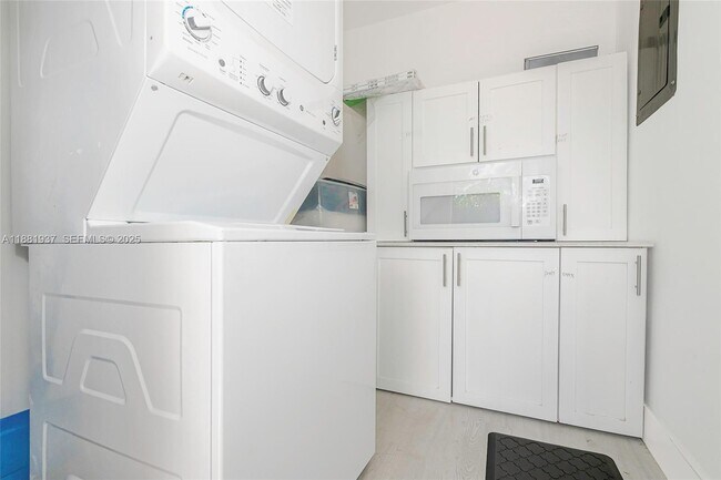 Building Photo - 201 Columbus Pkwy