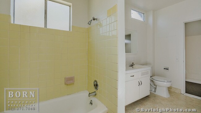 Building Photo - 209 Bayswater Ave