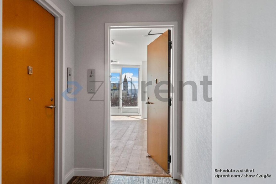 Building Photo - 425 1st St