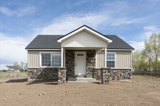 Building Photo - County living - 2 Bed with office space located close to Salem Area - MORE PICS AND VIDEO TO COME