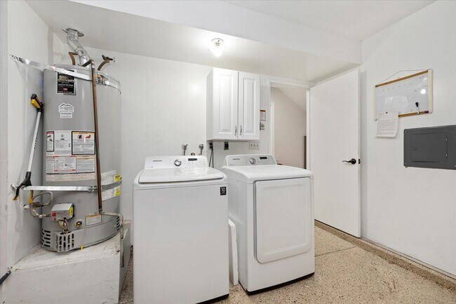 Building Photo - 73417 Foxtail Ln