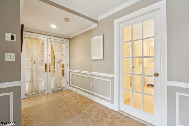 Building Photo - 10 Smith Manor Blvd