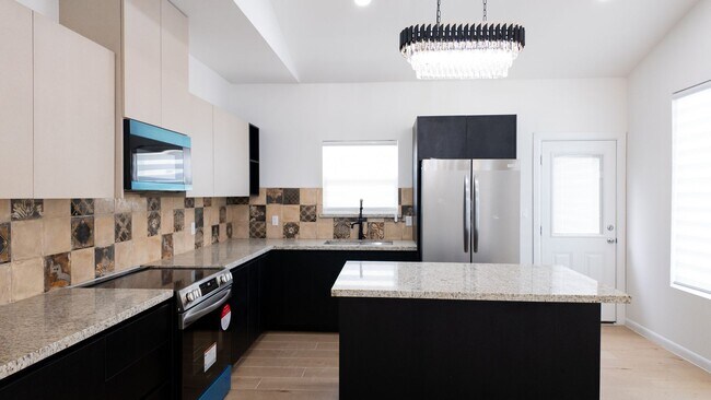 Building Photo - 612 Moar Dr