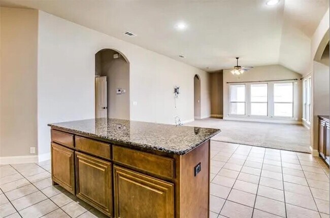 Building Photo - 6625 Thistle Wood Dr