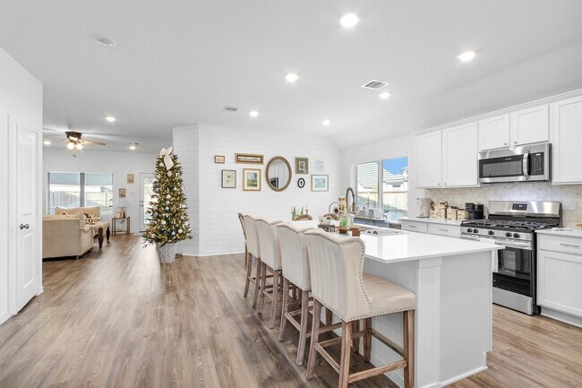 Building Photo - 8217 Boundary Waters Dr