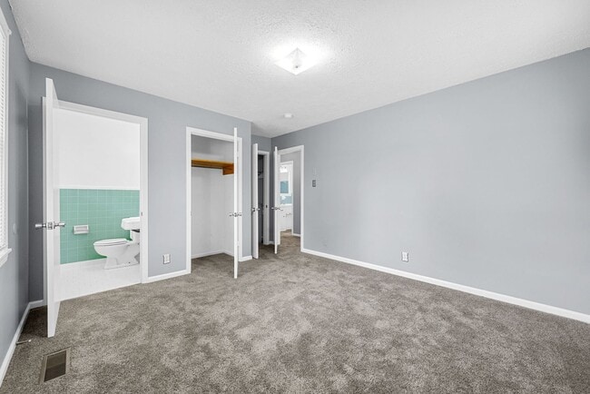 Building Photo - 3 Bedroom Pet Friendly Home For Rent!