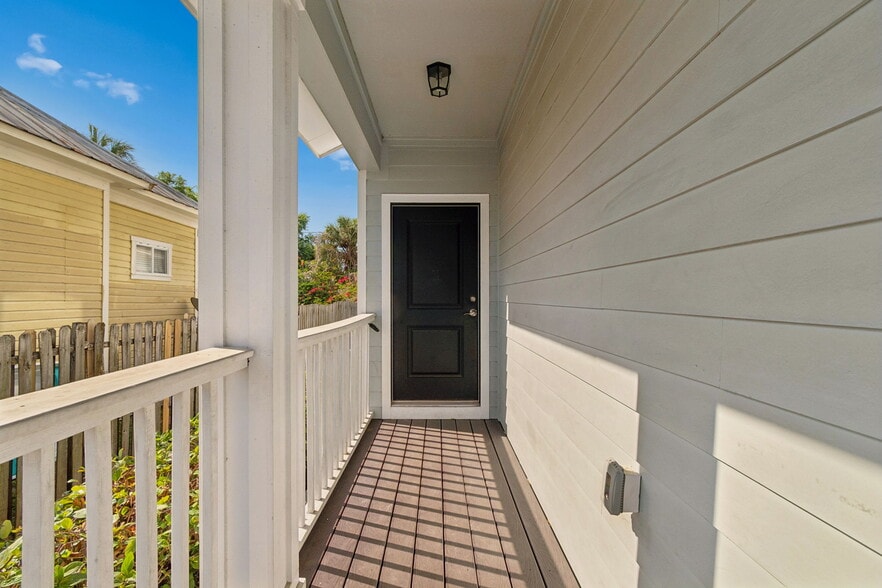 Building Photo - 2322 W Chestnut St