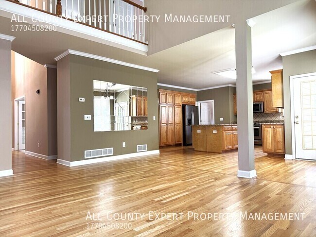 Building Photo - 4402 Fairecroft Terrace