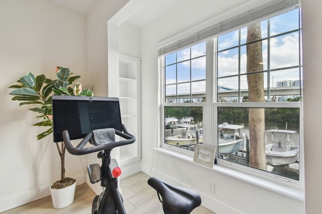 Building Photo - 5000 Culbreath Key Way