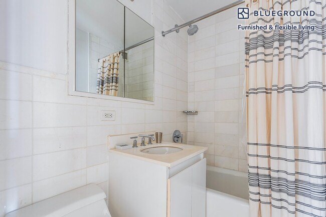 Building Photo - 30 Park Ave