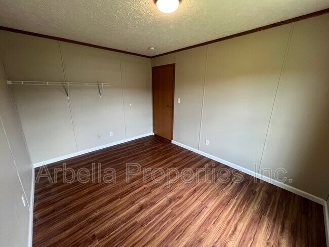 Building Photo - 169 Minga Dr