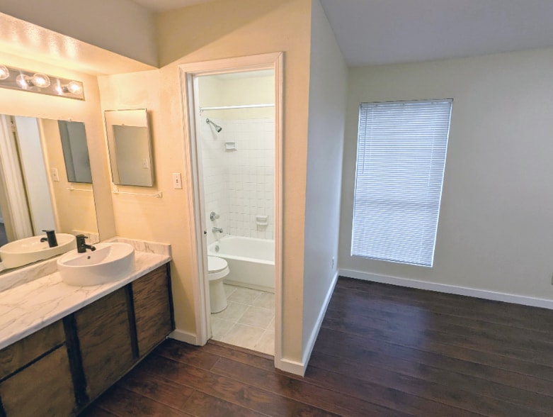 Building Photo - 7200 T C Jester Blvd