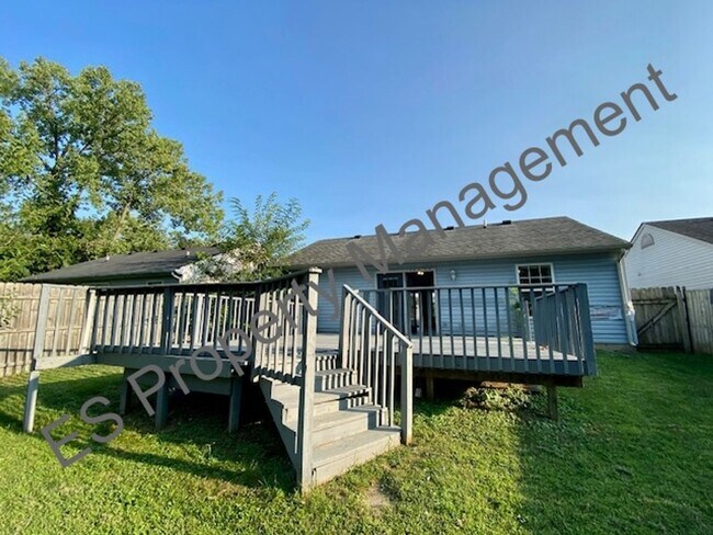 Building Photo - Great 3 Bedroom 2 Bathroom Ranch Style Hom...