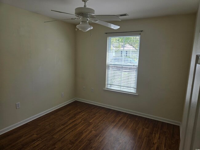 Building Photo - 1245 Pine Ridge St