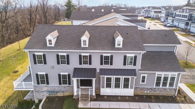 Building Photo - 37 Hillandale Dr