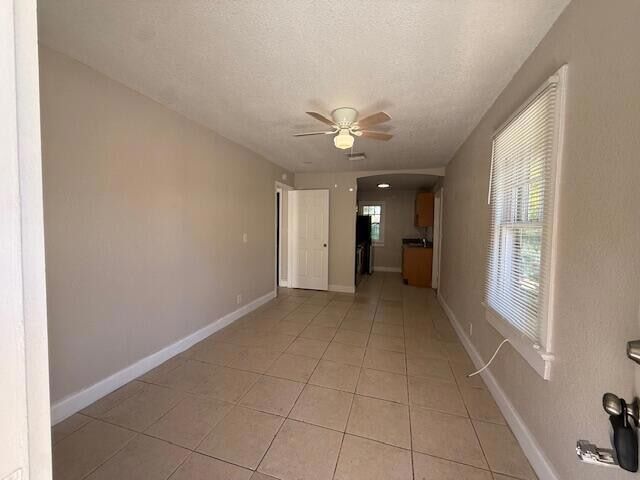 Building Photo - 400 Metcalf Ct