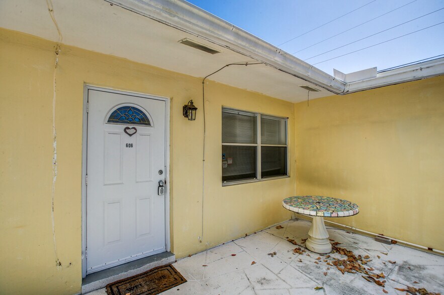Front door - 604 NE 12th Ave