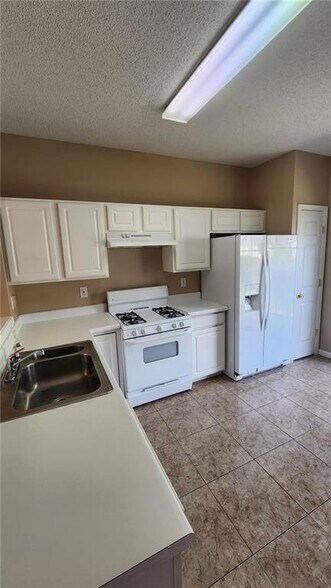 Building Photo - 2503 Timbercreek Cir