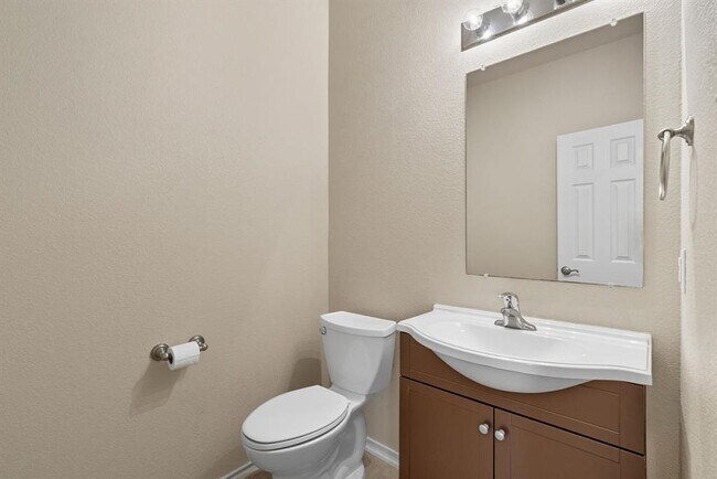 Building Photo - 125 Pine Cove