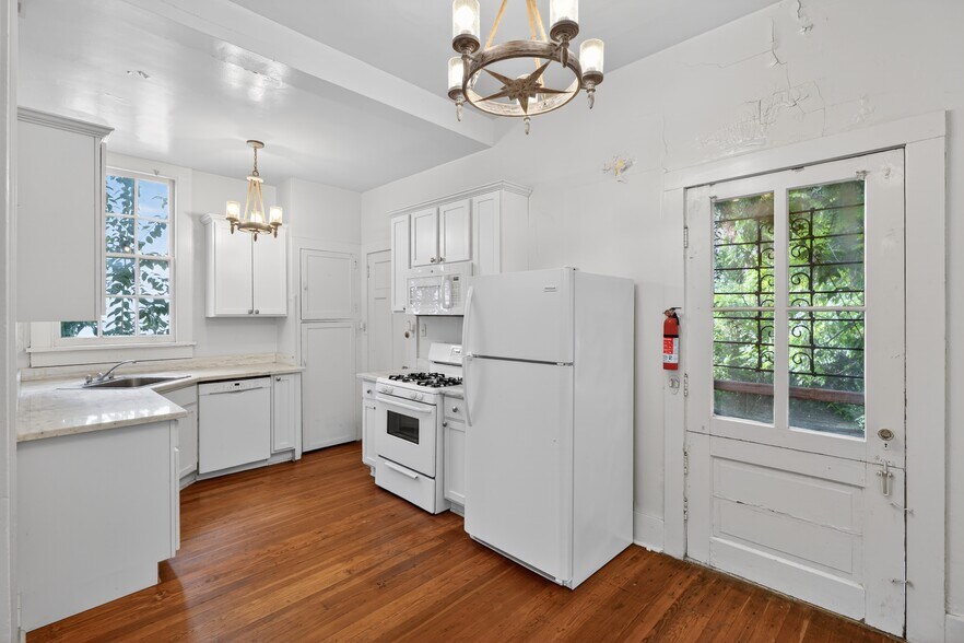 Building Photo - 1618 3rd St