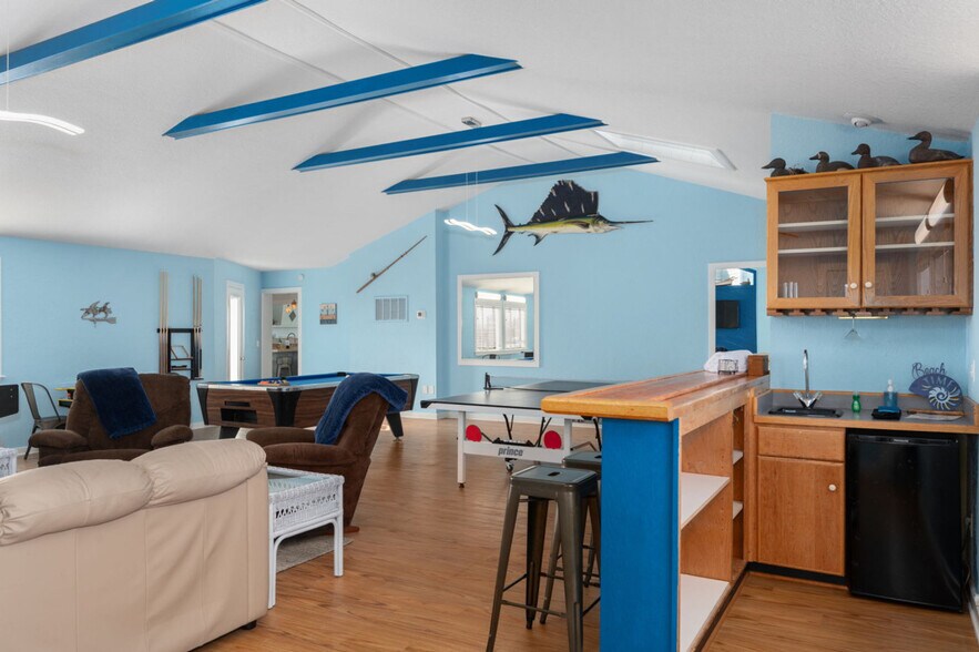 Building Photo - 100 Sea Colony Dr
