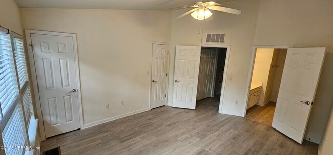 Building Photo - 8100 Summer Palm Ct