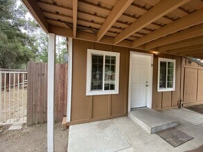 Building Photo - 29470 California 243 Unit 10