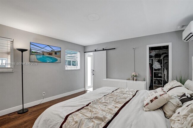 Building Photo - 2101 N 52nd Ave