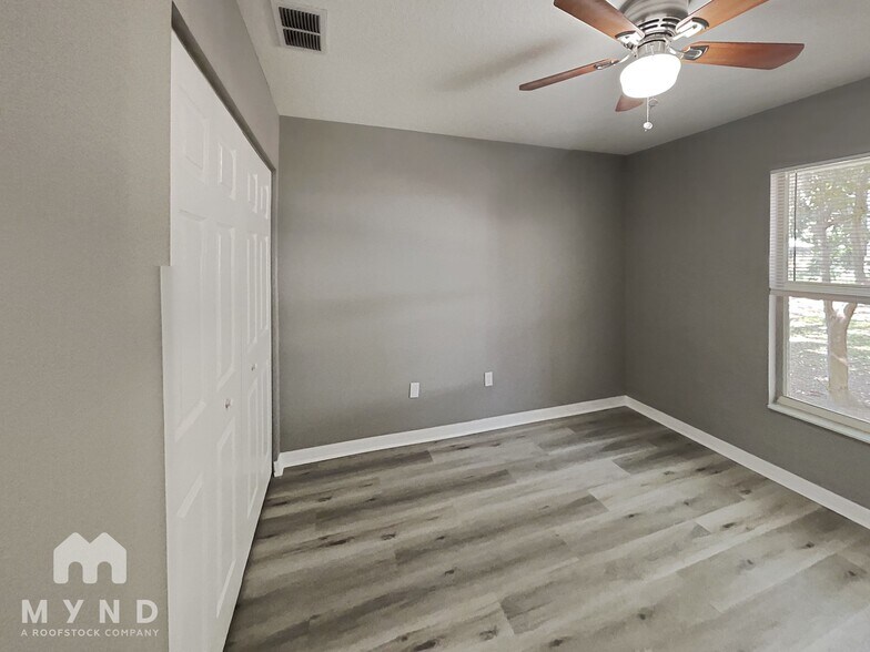 Building Photo - 908 Hubbel Rd