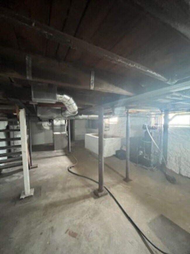 Building Photo - 538