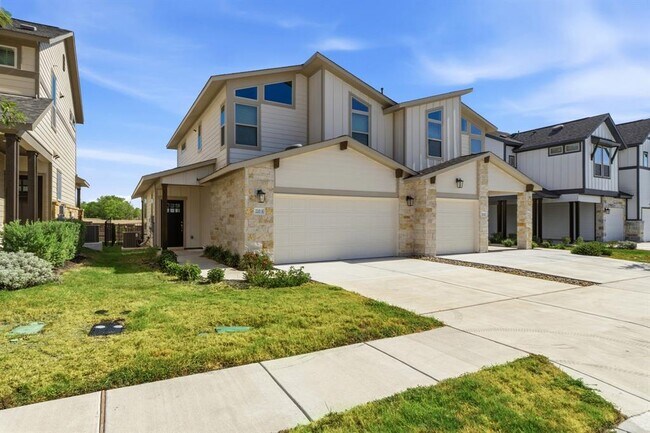 Building Photo - 2210 Cornfield Dr