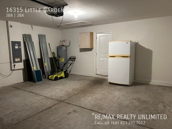 Building Photo - 16315 Little Garden Dr