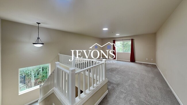 Building Photo - Spacious 5-bedroom home in a great community with 2-car garage, washer and dryer, just minutes fr...