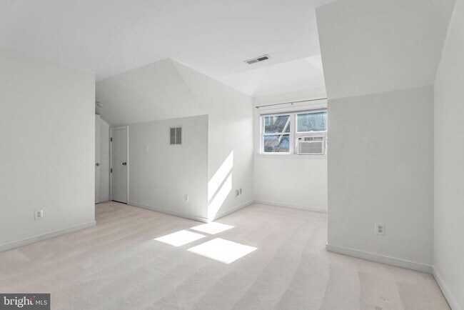 Building Photo - 3820 White Post Ct