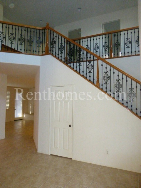 Building Photo - 3216 Canyon View Dr