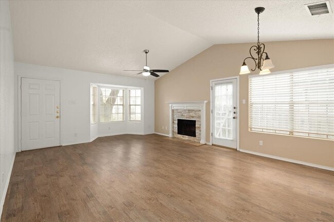 Building Photo - 220 Sailmaster St