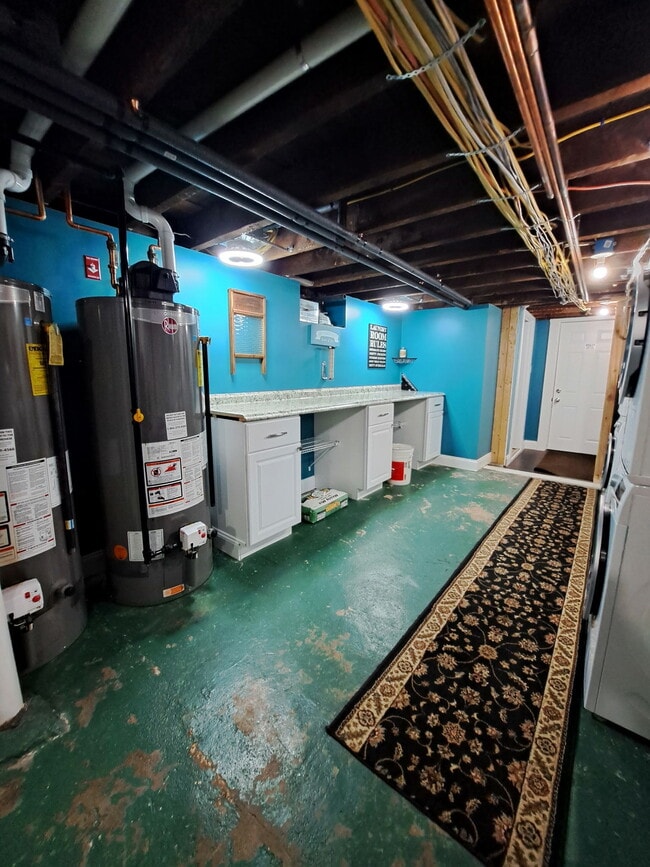 Building Photo - 14 Roy St