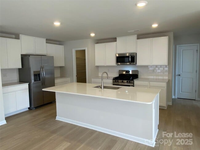 Building Photo - 123 Rock Ave