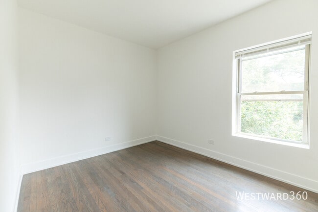 Building Photo - 6201 N Glenwood Ave